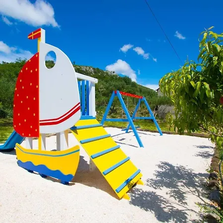 Prázdninový dům Family Friendly House With A Swimming Pool Plano, Trogir - 21403 Prgomet