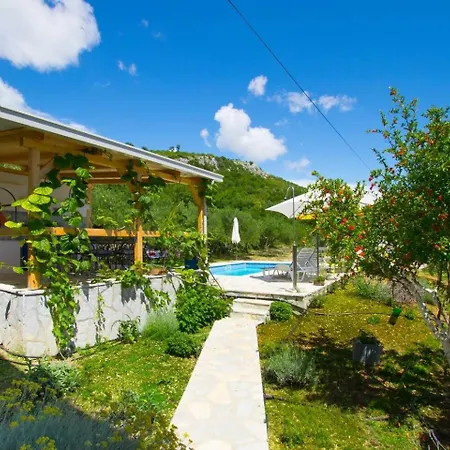 Family Friendly House With A Swimming Pool Plano, Trogir - 21403 Prázdninový dům